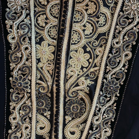 Black and Gold Moroccan Kaftan - Picture 7 of 7
